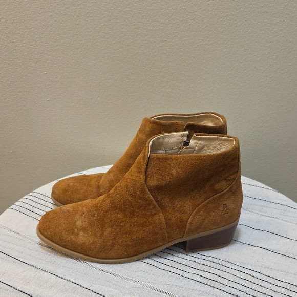 Hush Puppies Women's Tan Suede Ankle Boots - Picture 3 of 10